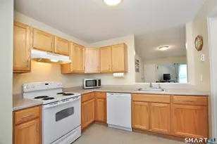 90 Wellington Dr, Farmington, CT 06032 - Photo 14