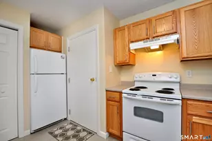 90 Wellington Dr, Farmington, CT 06032 - Photo 12
