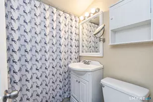 220 Castle Dr, Stratford, CT 06614 - Photo 14