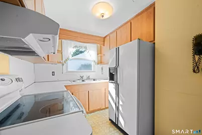 17 Edward Street, Enfield, CT 06082 - Photo 10