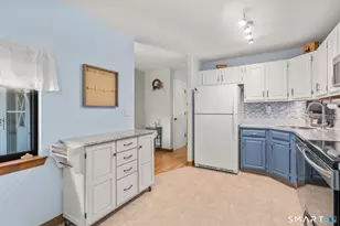 12 Wiggins Farm Dr, Simsbury, CT 06070 - Photo 8