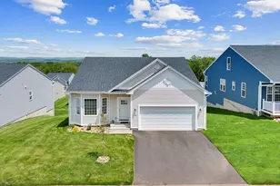 130 Webster Ln, Middletown, CT 06457 - Photo 2