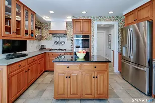 96 Benedict Ave, Fairfield, CT 06825 - Photo 16