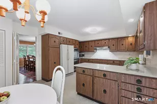 14 Mitchell Ln, Woodbridge, CT 06525 - Photo 12