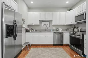17 Southwick Ct N, Milford, CT 06461 - Photo 8