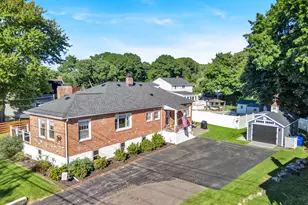 69 Niantic River Rd, Waterford, CT 06385 - Photo 30