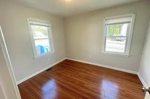 4 Willoughby St, Bristol, CT 06010 - Photo 10