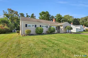 22 Elizabeth Dr, Manchester, CT 06042 - Photo 2