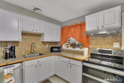 22 Elizabeth Drive, Manchester, CT 06042 - Photo 8