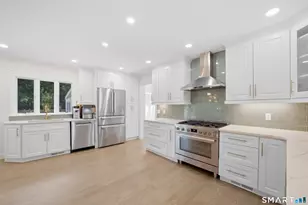 97 Meadowpark Ave N, Stamford, CT 06905 - Photo 8
