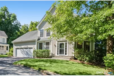 4 Freedom Circle #4, Southbury, CT 06488 - Photo 2