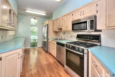 160 Fairfield Woods Road #25, Fairfield, CT 06825 - Photo 8
