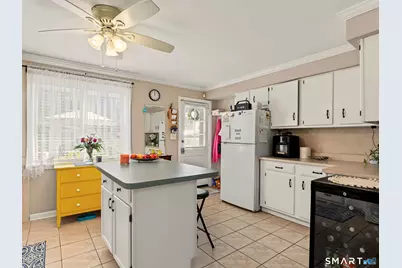 391 Court D, Building 51, Bridgeport, CT 06610 - Photo 6