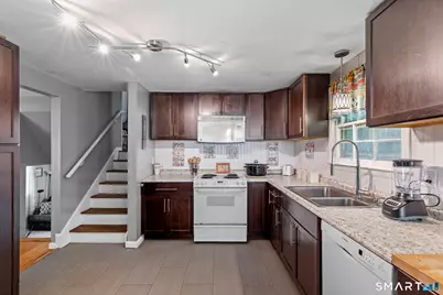 557 South Main Street, West Hartford, CT 06110 - Photo 8