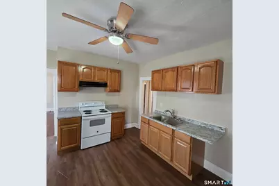 142 Oakland Terrace #1, Hartford, CT 06112 - Photo 2
