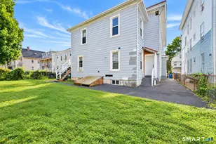 394 Gregory St, Bridgeport, CT 06604 - Photo 16