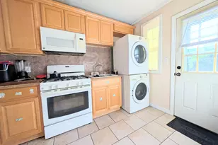 63 Mencel Cir, Bridgeport, CT 06610 - Photo 24