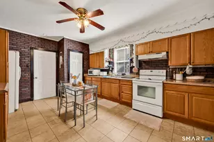 145 Adelaide St, Hartford, CT 06114 - Photo 2