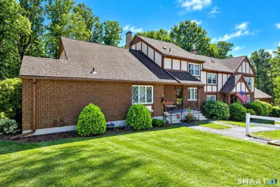 12 Derbyshire #12, Derby, CT 06418 - Photo 4