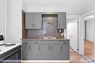 13 Wood Ct, Plymouth, CT 06786 - Photo 2
