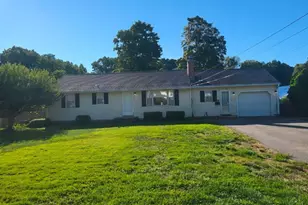4 Moser Dr, Rocky Hill, CT 06067 - Photo 2