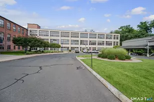 33 Mechanic St, Windsor, CT 06095 - Photo 2
