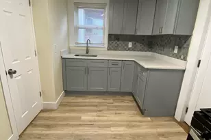 98 Wolcott St, Waterbury, CT 06705 - Photo 8