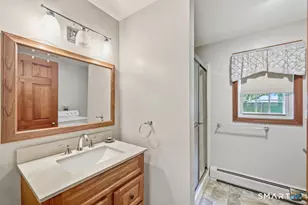 55 Edwards St, Manchester, CT 06042 - Photo 14