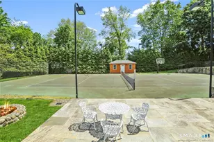 345 Governors Ln, Fairfield, CT 06824 - Photo 32