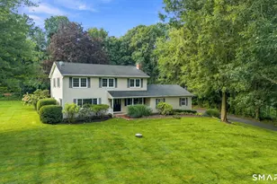 43 Pond Crest Rd, Danbury, CT 06811 - Photo 2