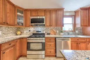 280 E Opal Dr, Glastonbury, CT 06033 - Photo 10