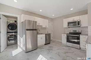 27 Bretton Rd, West Hartford, CT 06119 - Photo 2