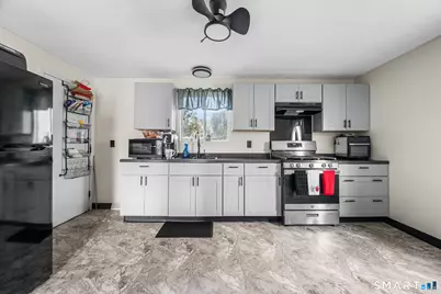 31 West Clark Street, West Haven, CT 06516 - Photo 6