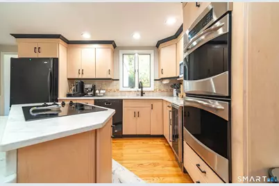 22 Valley Brook Lane, North Haven, CT 06473 - Photo 4