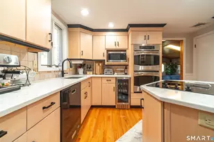 22 Valley Brook Ln, North Haven, CT 06473 - Photo 8