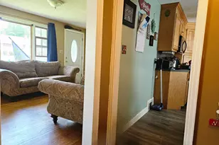 364 Alling St, Berlin, CT 06037 - Photo 6