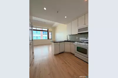 804 Chapel Street #302, New Haven, CT 06510 - Photo 2
