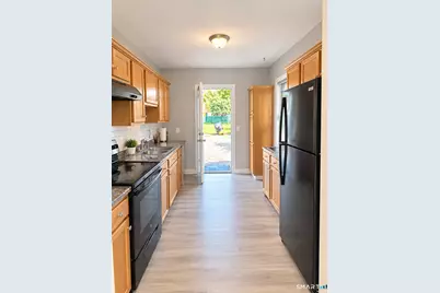 16 Case Street, Hartford, CT 06105 - Photo 6