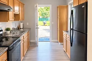 16 Case St, Hartford, CT 06105 - Photo 6