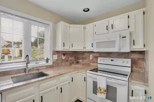 17 Ginger Cir, Portland, CT 06480 - Photo 10