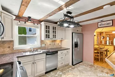 64 Davenport Road, West Hartford, CT 06110 - Photo 6