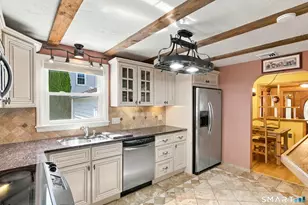 64 Davenport Rd, West Hartford, CT 06110 - Photo 6