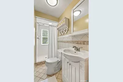 64 Davenport Road, West Hartford, CT 06110 - Photo 20