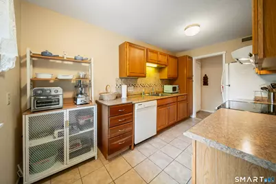 13 Heritage Village #B, Southbury, CT 06488 - Photo 8