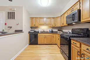 304 Ashmead Cmns, Enfield, CT 06082 - Photo 16