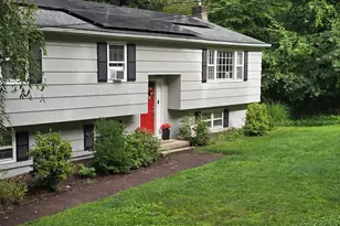 4 Partridge Ln, Newtown, CT 06470 - Photo 2