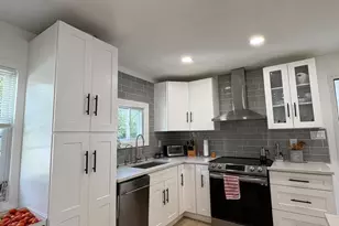 350 Roger Williams Rd, Bridgeport, CT 06610 - Photo 6