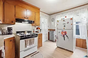 44 Sisson St, East Hartford, CT 06118 - Photo 16