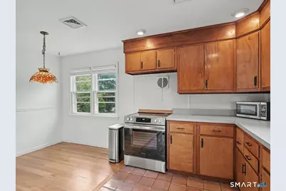 100 Lakeshore Terrace, Bridgeport, CT 06606 - Photo 28