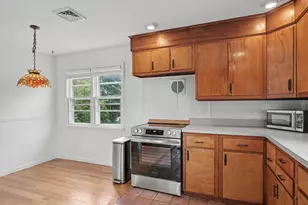 100 Lakeshore Terrace, Bridgeport, CT 06606 - Photo 28